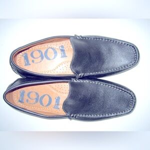 Leather loafers in ten